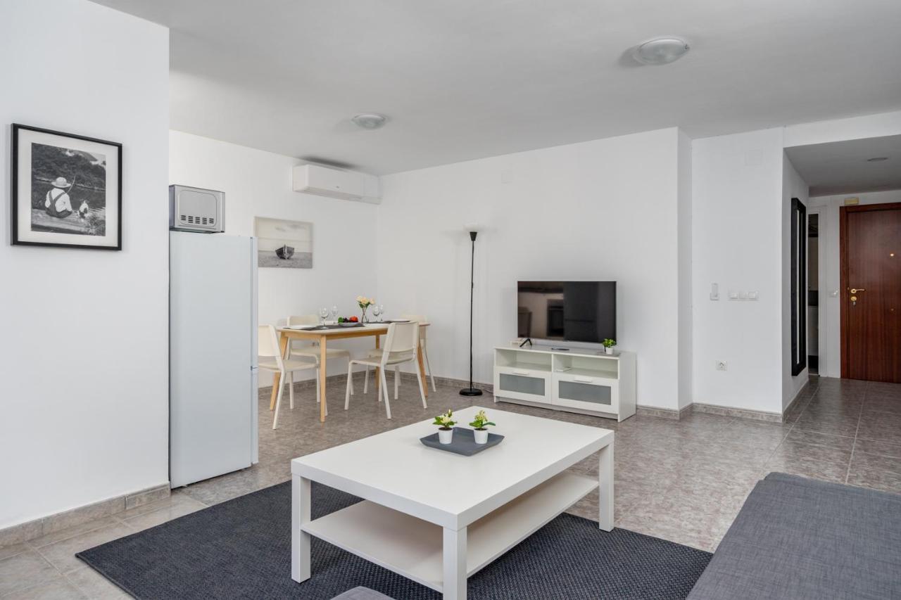 Central Flat With Pool In Fuengirola By Costarentals - Ref 171 المظهر الخارجي الصورة